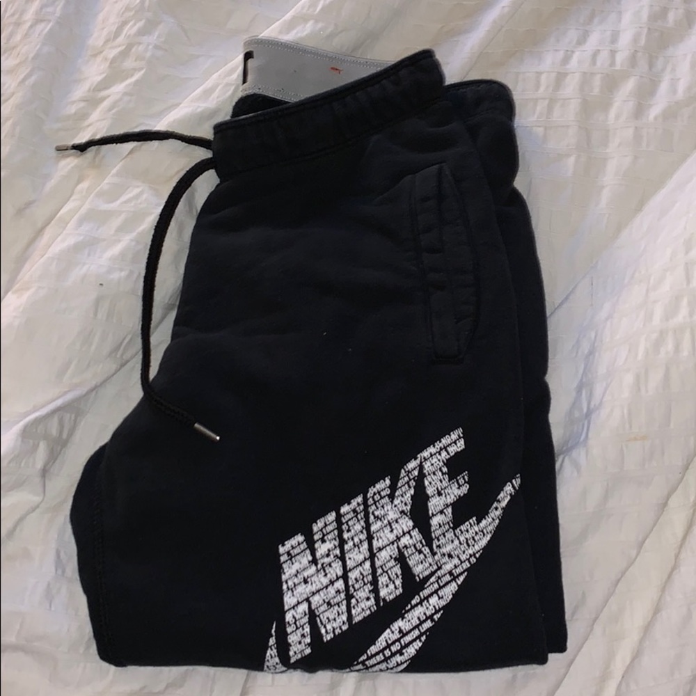NIKE Sportswear Capris